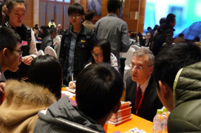 達利通留學教育 專業(yè)引領，助力學子開啟海外求學新篇章